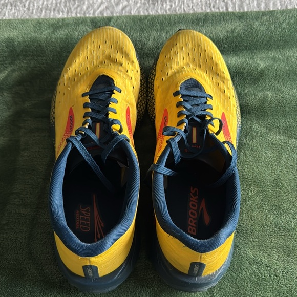 Brooke Men’s Hyperion Tempo Running Shoes - Picture 3 of 4